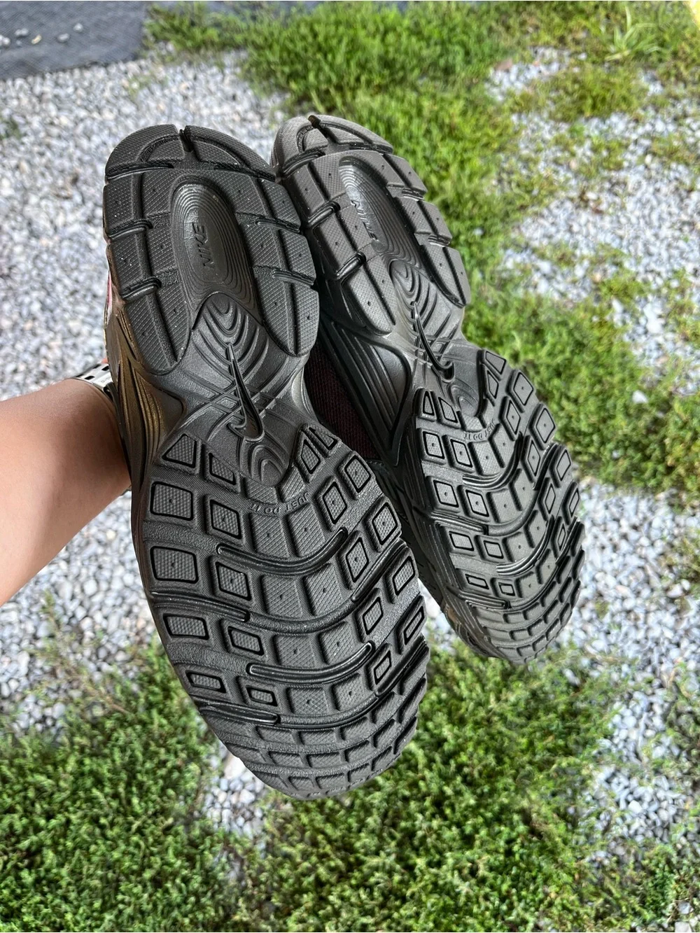 Nike V5 RNR Streetwear/Athletic Shoes Size 10 Men/11.5 Women
